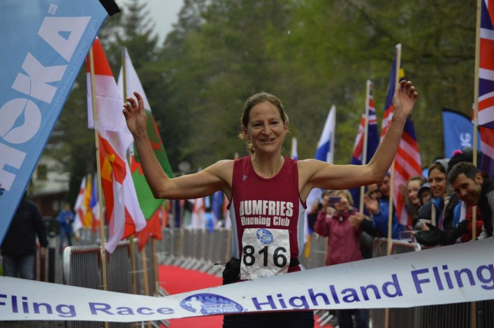 Jo Zakrzewski winning 2014 Hoka Highland Fling