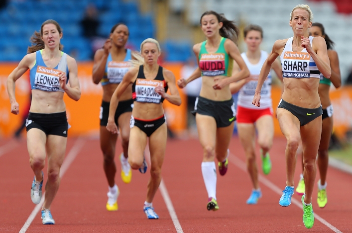 Lynsey Sharp takes the 800m British title for 2014 at Birmingham